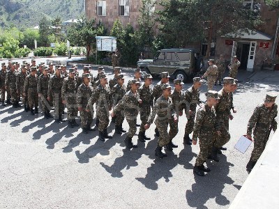 Армения намерена заработать на уклонившихся от службы в армии